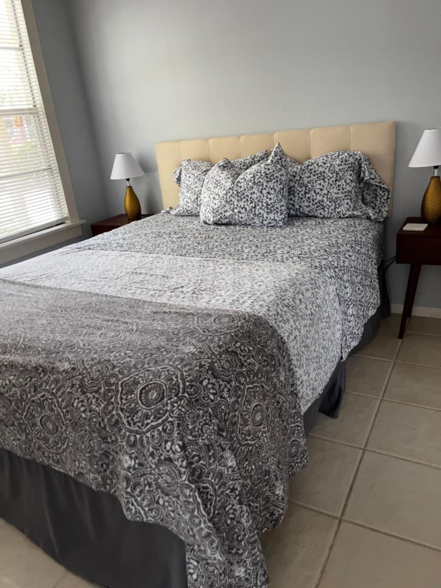 Hollingsworth Guest House With Pool Лейкленд Номер фото